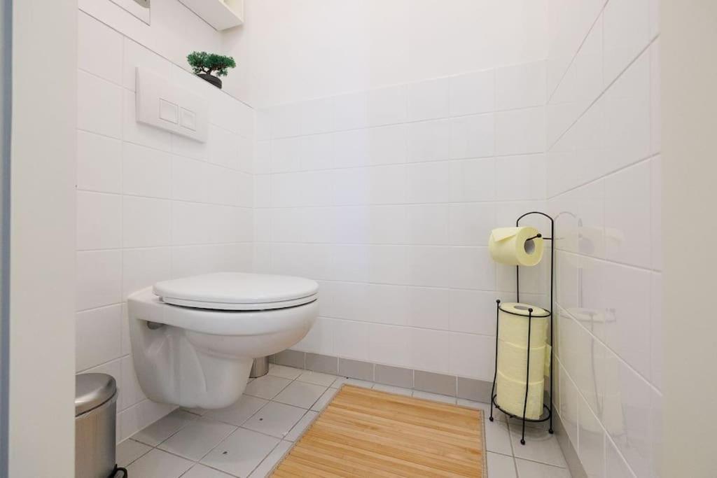 New! Cozy & Lovely Home In The 3Rd District Виена Екстериор снимка