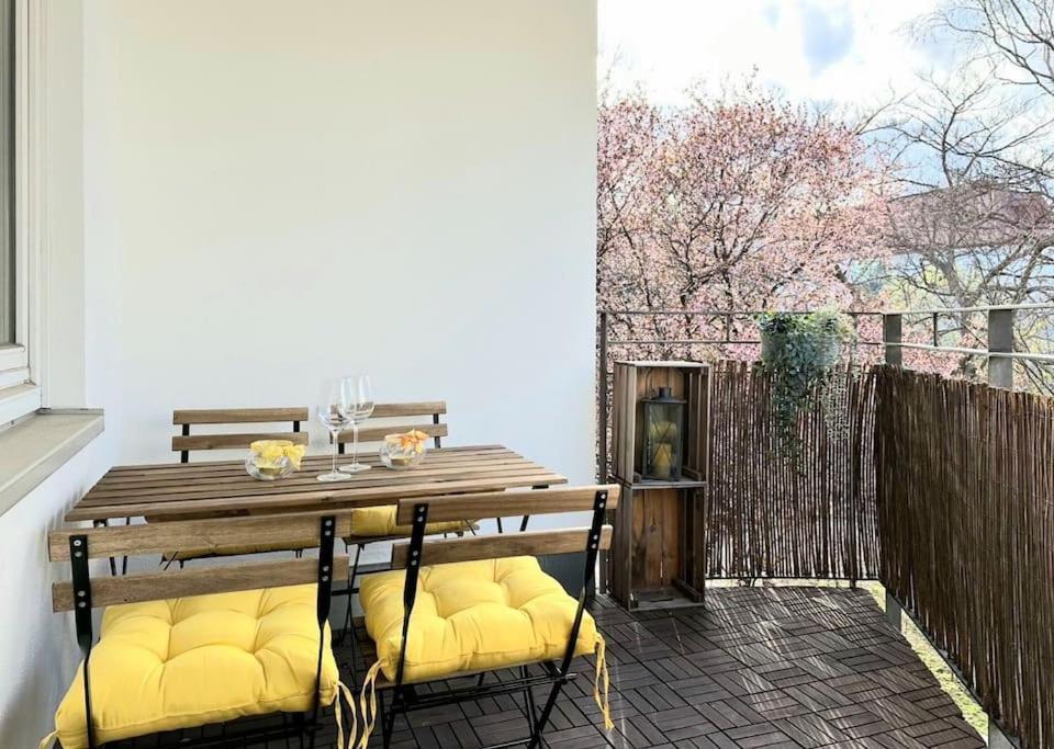 New! Cozy & Lovely Home In The 3Rd District Виена Екстериор снимка